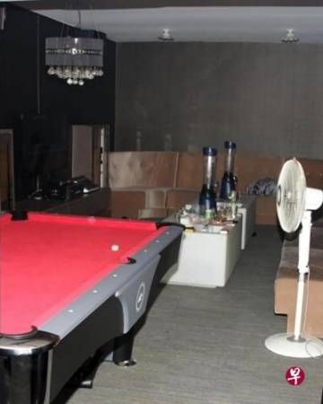 排屋变高档会所 14男9女狂欢受查