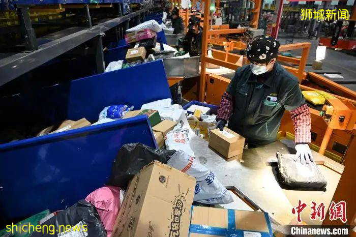 新加坡專家表示，無證據顯示快遞包裹表層，會成冠病病毒傳播媒介​