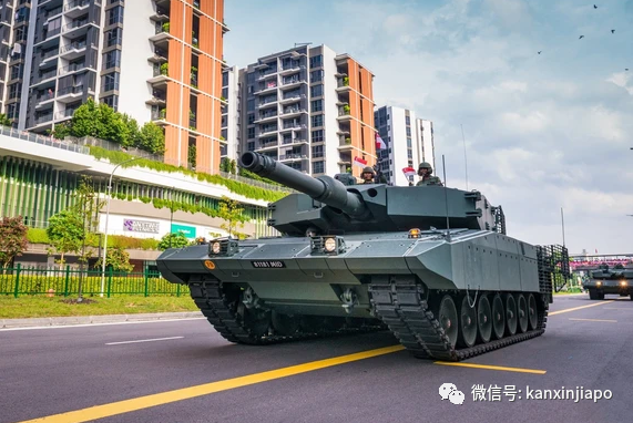 今增313累计52825|新加坡全岛坦克、装甲、战斗机出动,精锐伞兵空降组屋