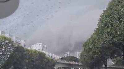 猶如世界末日!實拍新加坡被海嘯雲“吞沒”!暴雨、發大水、樹倒