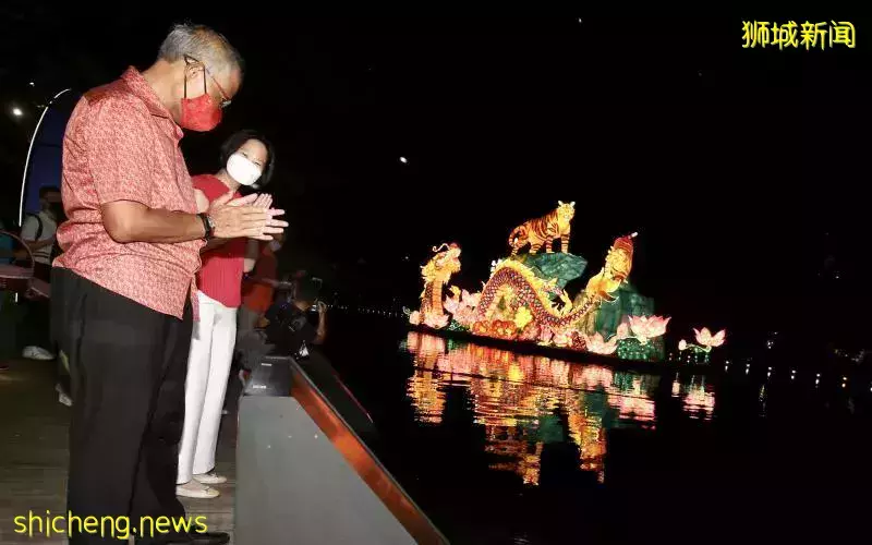 春到河畔初一晚迎4000访客 花灯祈福献爱心