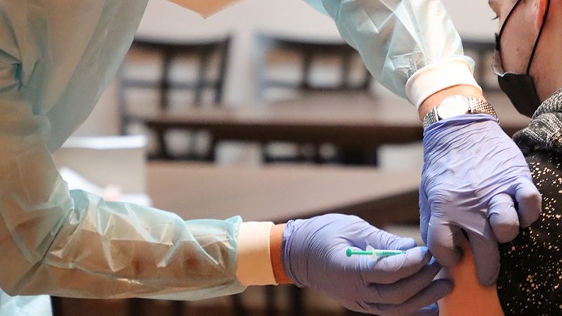 本地已施打超110萬劑疫苗 45歲至59歲者可預約接種