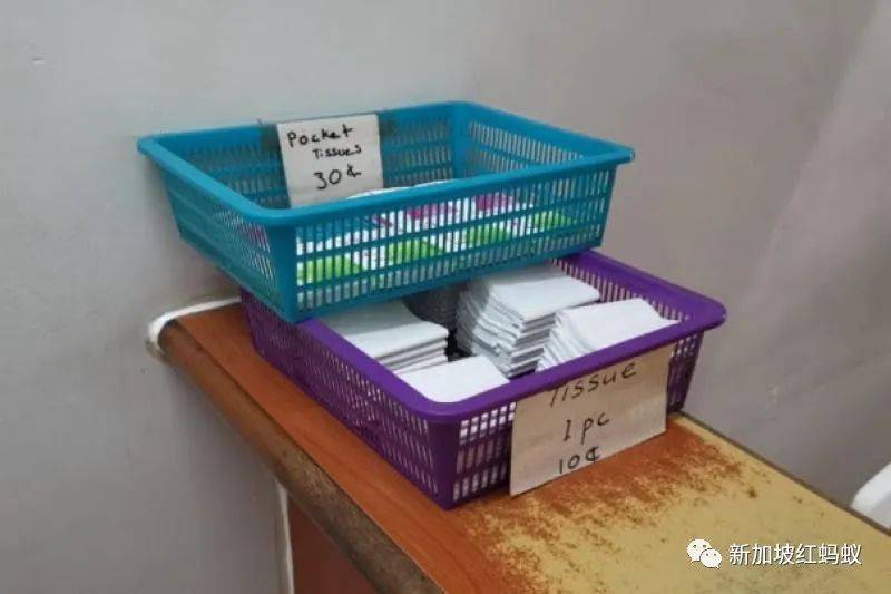上公廁收取一角錢不合理？　新加坡廁所管理員：是用來買清潔用品