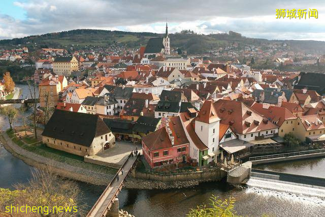 48張你沒見過的城市照片，新加坡新式建築，用31棟樓搭巨型積木