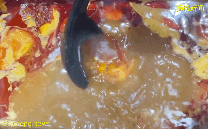 小木凳自助火锅新店开业两人同行一人免单，还送菜