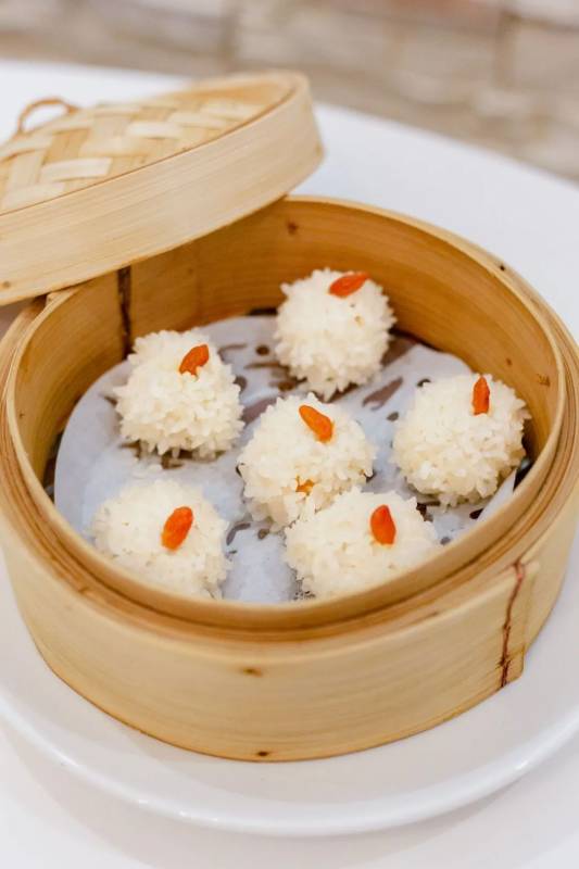 三人行新店開業!三人來吃就送招牌菜!全島三店同慶