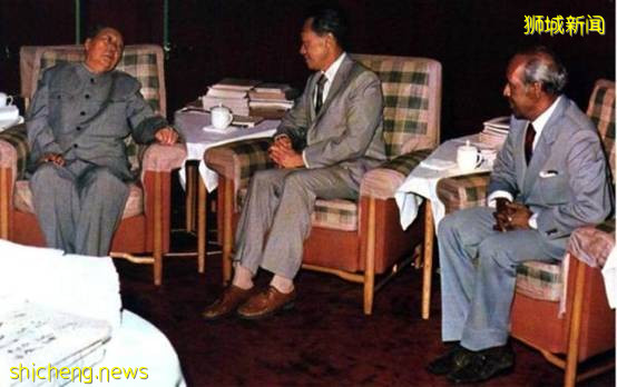 新加坡，左右爲難!