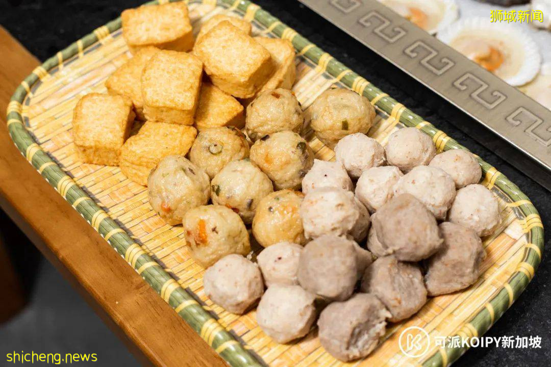 小木凳自助火锅新店开业两人同行一人免单，还送菜