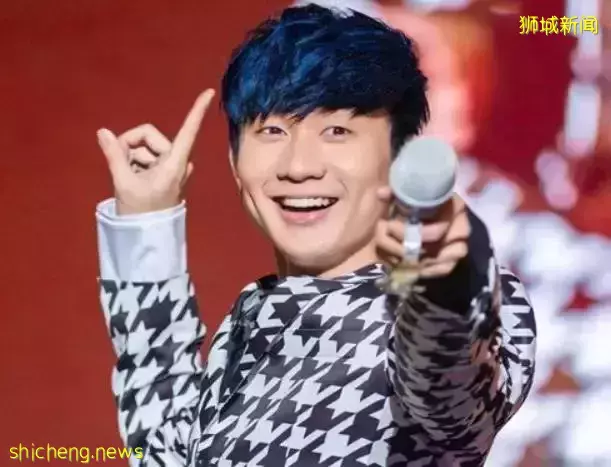 网友隔空喊话林俊杰!疑遭对方冷暴力,专门飞新加坡已苦等1月