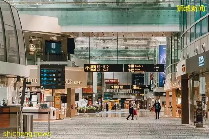 惊曝新加坡转机飞中国攻略,流程疯传!他们携行李在樟宜机场蹲票,等了30小时