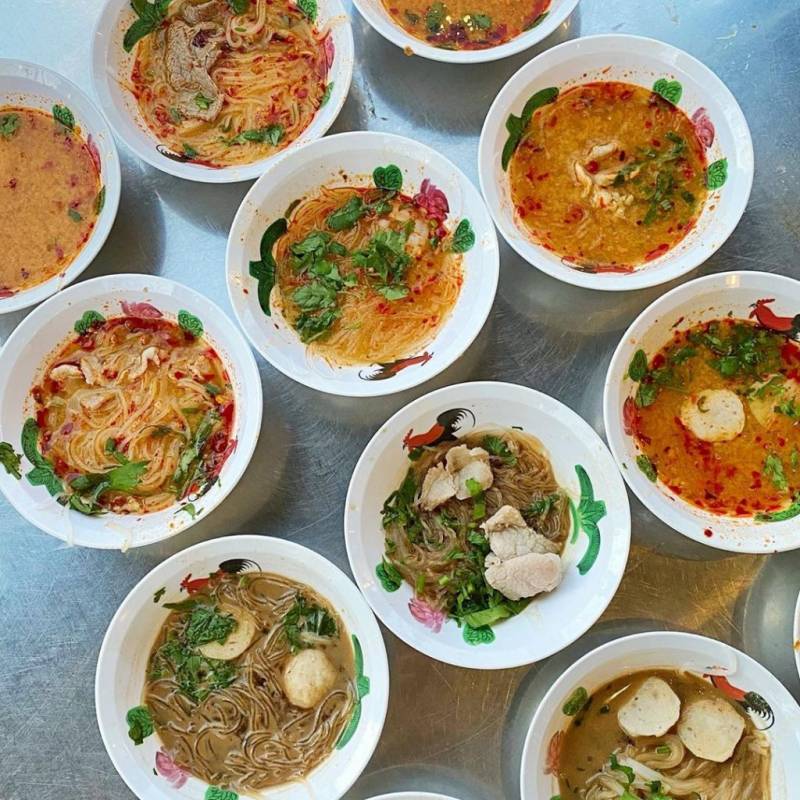 夜貓行動！精選10家新加坡深夜食堂🍻 半夜三更睡不著、美食陪你到天亮