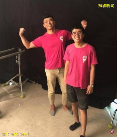 狮城国庆日 艺人齐欢庆 林益民穿红衣祝福