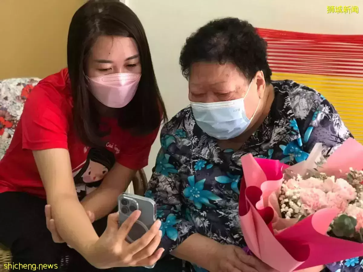 议员协助旅居狮城医护人员 与父母视讯团聚