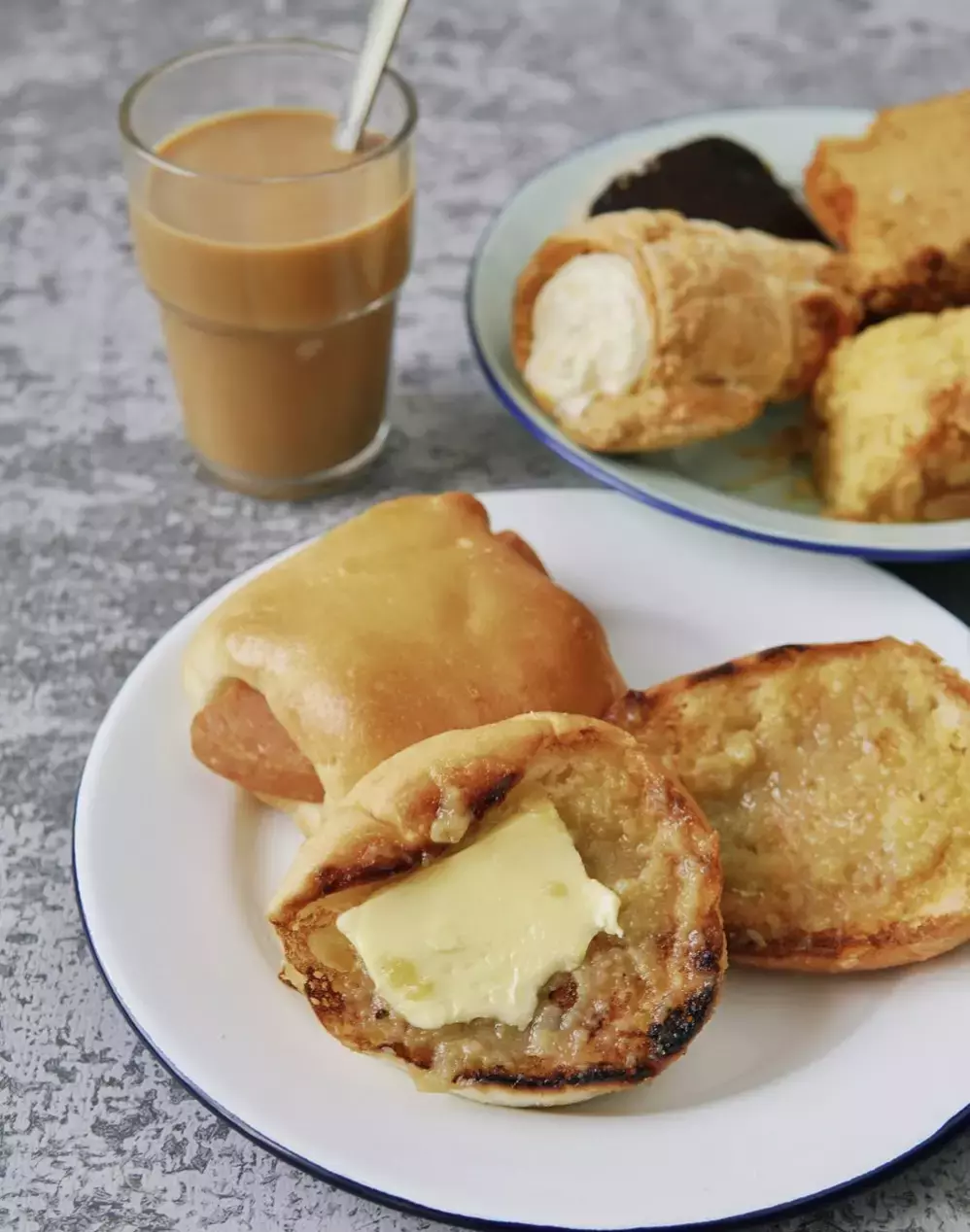 春天来到,找个阳光暖暖的午后一起去喝杯咖啡吧!坡岛这几家氛围感满满的咖啡店你一定不能错过