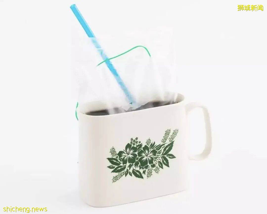 在新加坡,没有一个塑料袋逃的出被咖啡打包的命运