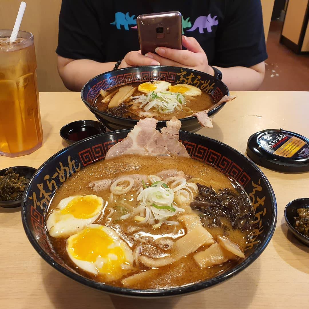 跨年夜後吃拉面🍜“Takagi Ramen”深夜食堂! 24小時無間斷營業,辣椒螃蟹+鹹蛋黃風味拉面