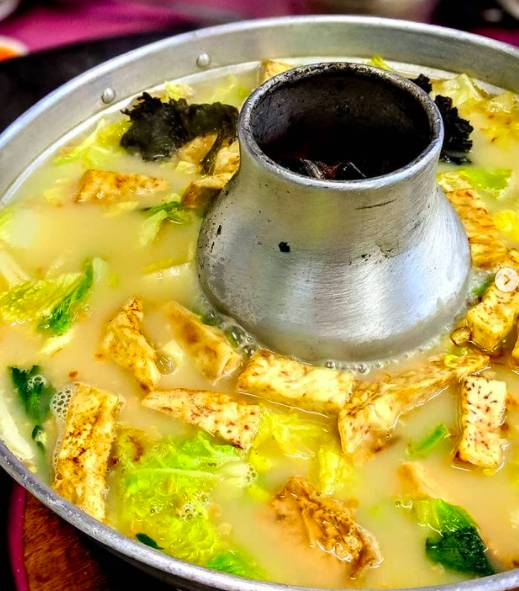 下雨天,来一碗暖心又暖胃的鱼头汤吧!盘点新加坡必吃的7家老字号鱼头炉