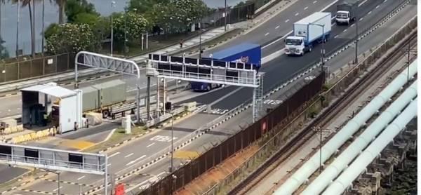 ◤肺炎疫情◢明起 所有入境狮城者接居家通知 往来马新运输司机例外