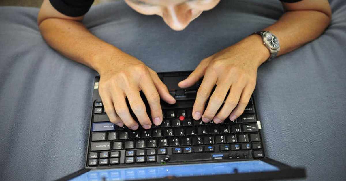 ◤新国CCB◢男友人拿病假  允他到家逗留 女审计师  罚1.11万