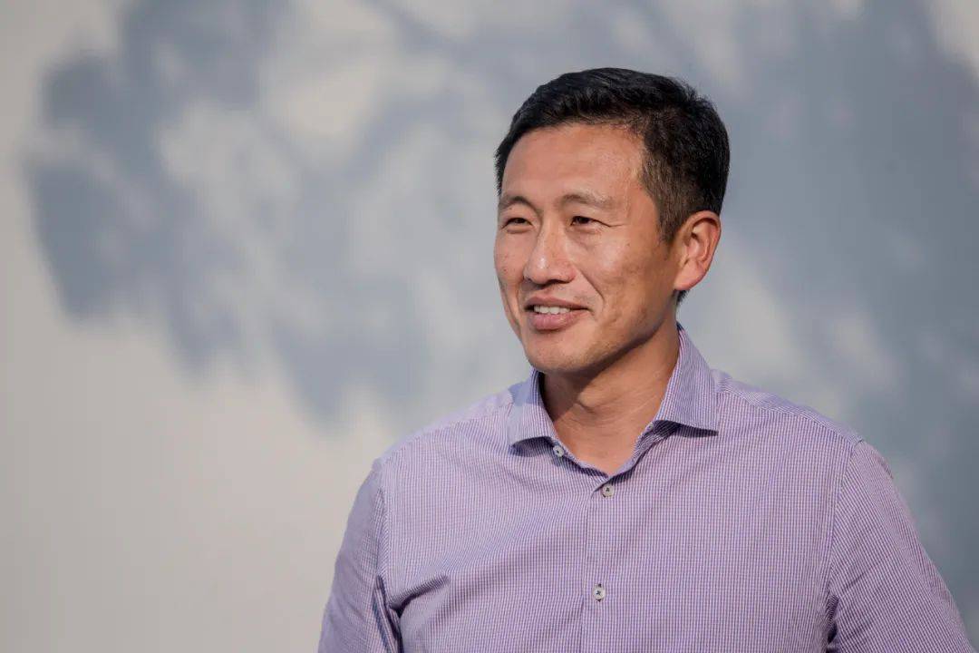 春苗行动来了!中国为海外同胞接种新冠疫苗!新加坡免隔离旅游有望