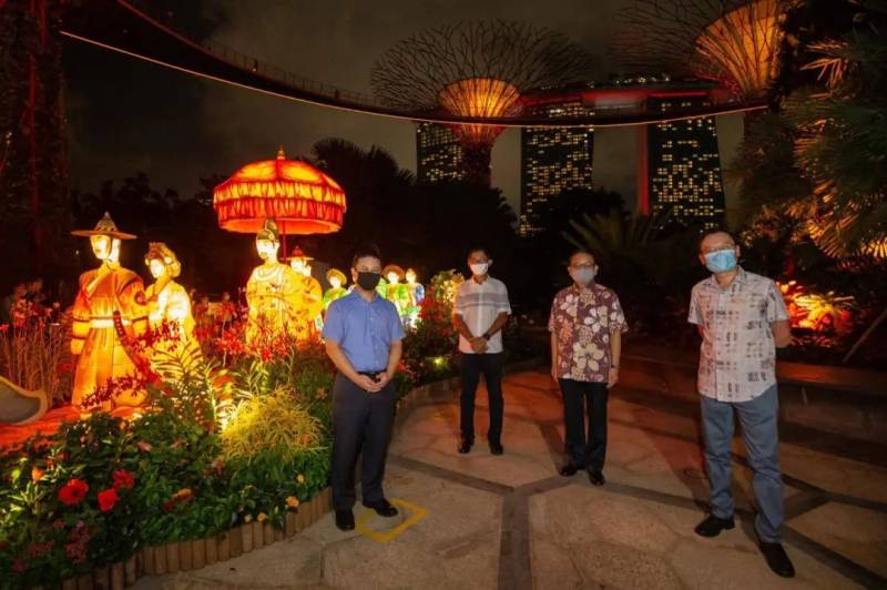 濱海灣花園慶中秋活動正式開啓,每晚7點亮燈,爲期2周,免費入場