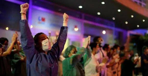 全球新冠单日新增30.7万!再创新高! 新、美、中各国疫情进展