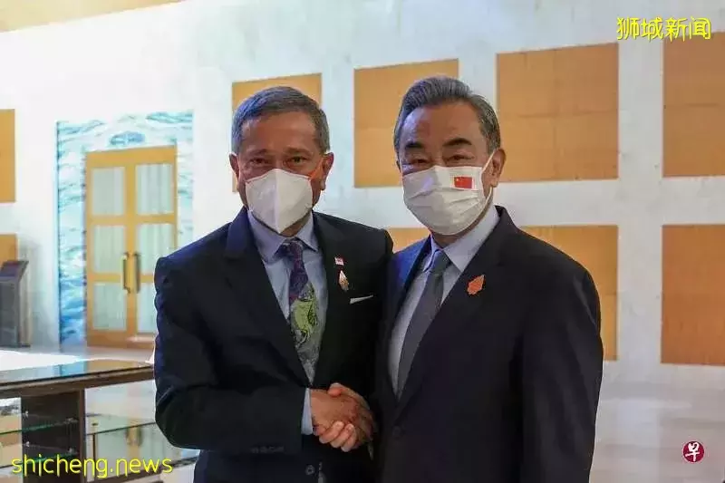 新加坡、中国外长会面，愿恢复更多航班！王毅提醒东盟国家不要沦为大国“棋子”