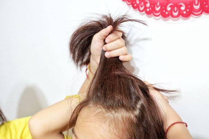 女儿迟到 袋子套头 母亲指控老师虐童