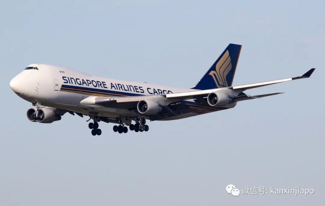 万众瞩目！新加坡买的首批疫苗昨晚抵达了！SQ7979好样滴~