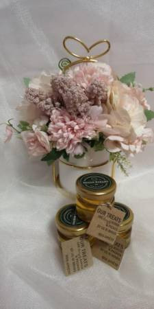 新人办慈善理念婚礼 爱心传递弱势群体