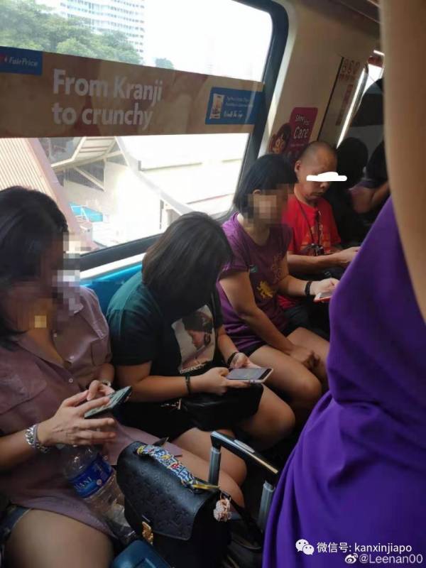 新加坡地铁上，红衣男怒怼乘客不及时让座