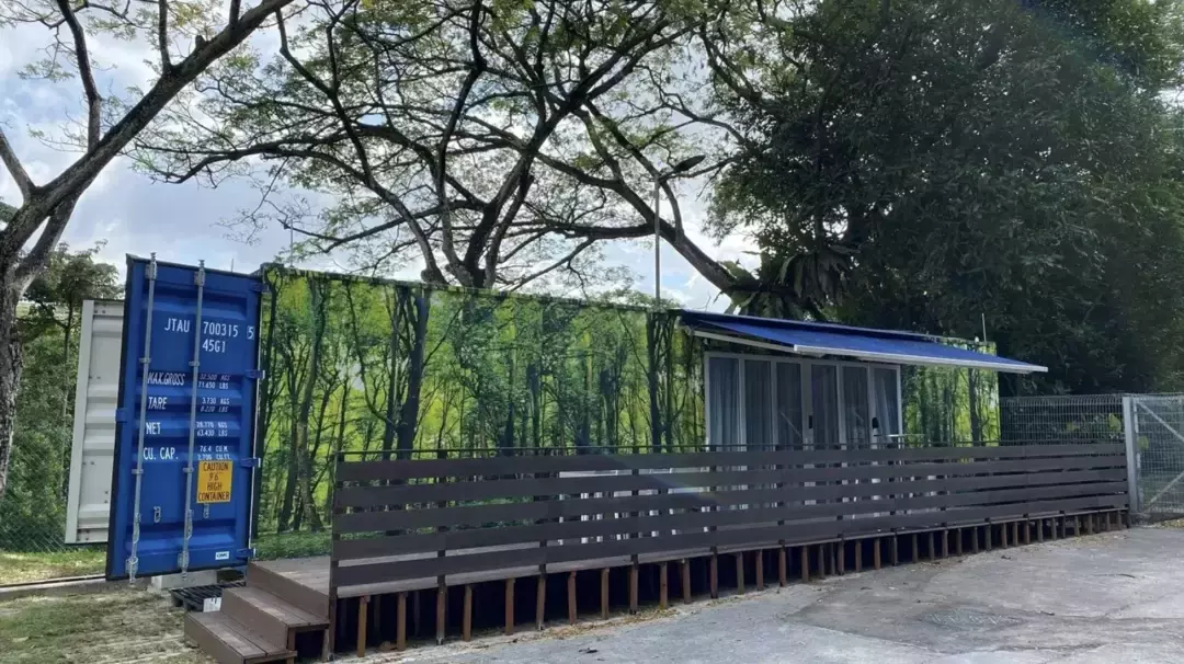 花了200多新幣，我在新加坡的“地獄”門口住了一晚