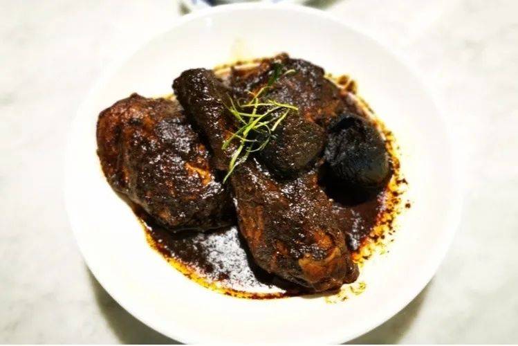 “小娘惹“热播剧背后的男人,开店了