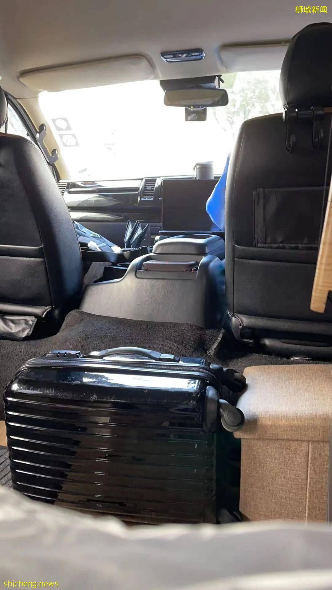 26岁女孩在新加坡确诊，高烧、呼吸困难，自己叫救护车去医院