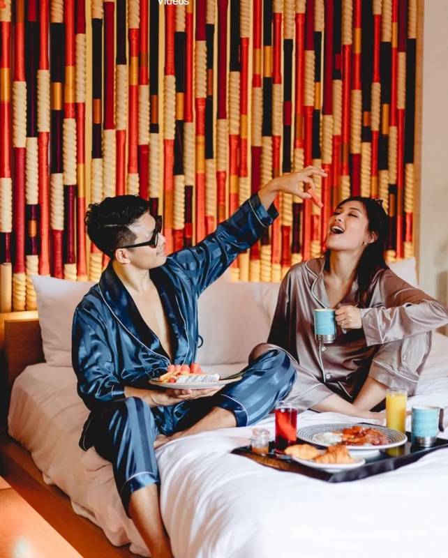 惊!新加坡酒店欢迎“男男”入住,网友们沸腾了