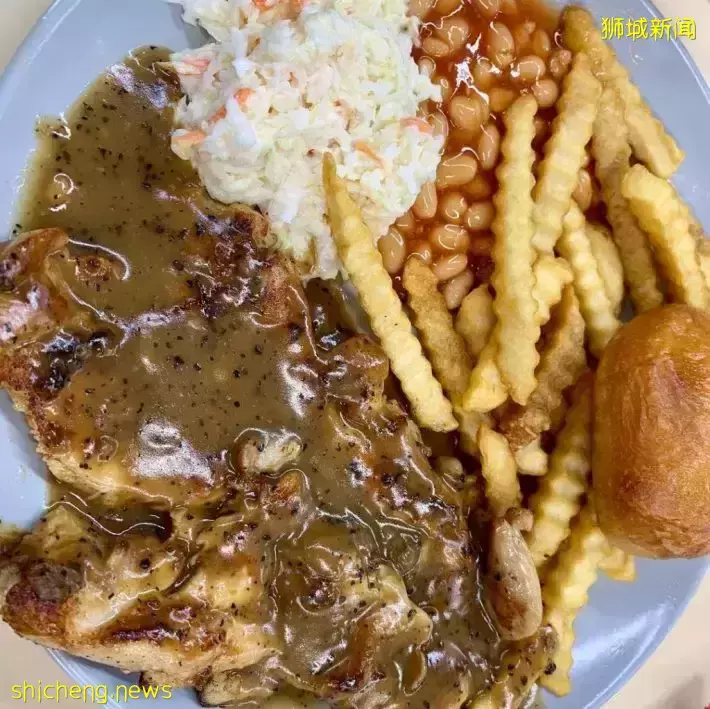 超夯的平价西餐来了!包含一大块炸鸡排也只要6新币