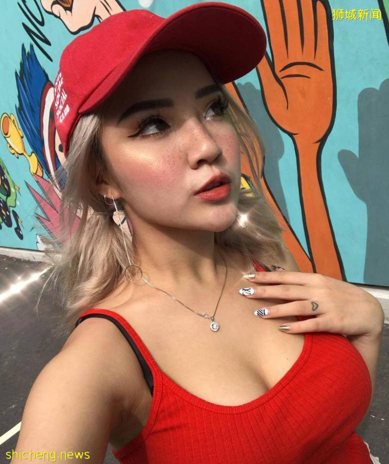 新加坡网红辣妹Naomi Neo,凭借火爆身材 轻松吸粉超40万