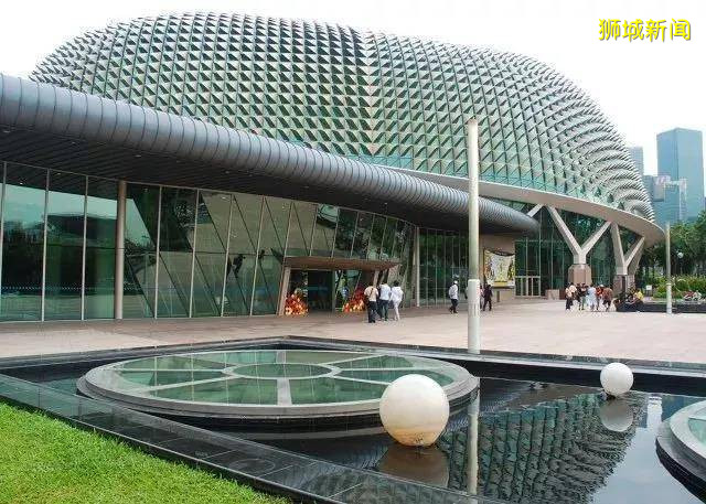 “被迫獨立”的重要港口到“亞洲四小龍”，新加坡走了55年