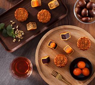 今年香港美心月餅首次推出Minions迷你兵團不倒翁月餅禮盒讓你嗨翻中秋