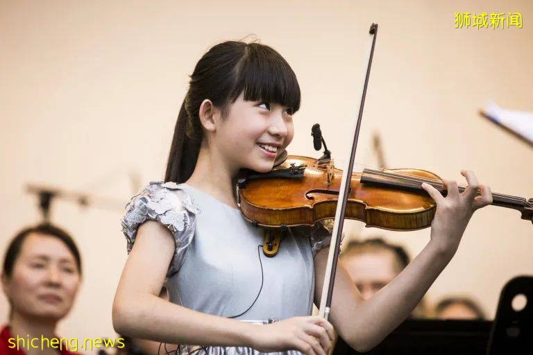 2歲半學琴，11歲拿下國際大賽冠軍，這位14歲新加坡小提琴家，是如何一路走來的