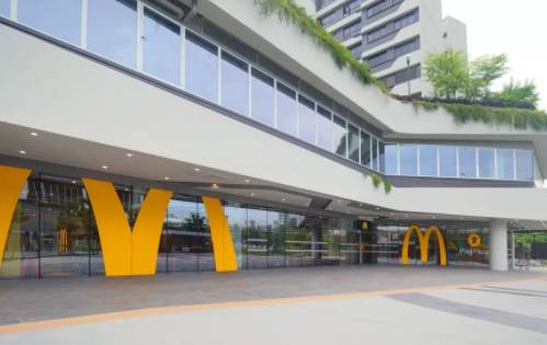 第三阶段溜娃、聚餐好去处：堪培拉广场麦当劳