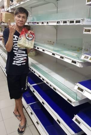 ◤武汉肺炎◢ 凌晨1时还在抢粮 歌台一哥王雷傻眼