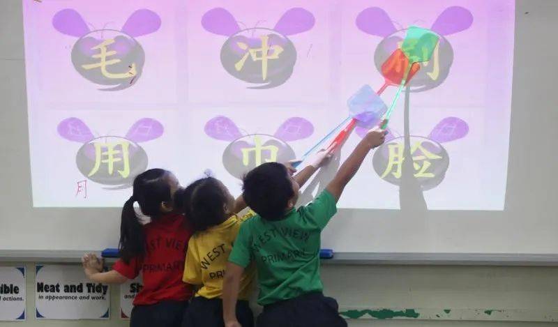 新加坡南洋理工學院學生發揮創意設計桌遊,讓玩家在遊戲中輕輕松松學華文