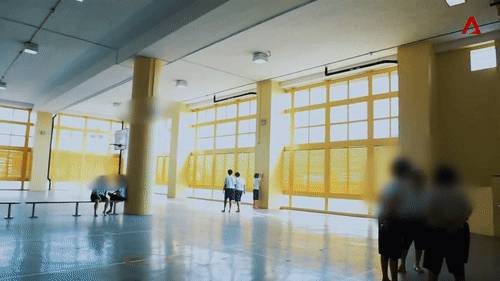 新加坡监狱内爆发斗殴,伤人者鞭刑+6年刑期!狱内实拍曝光