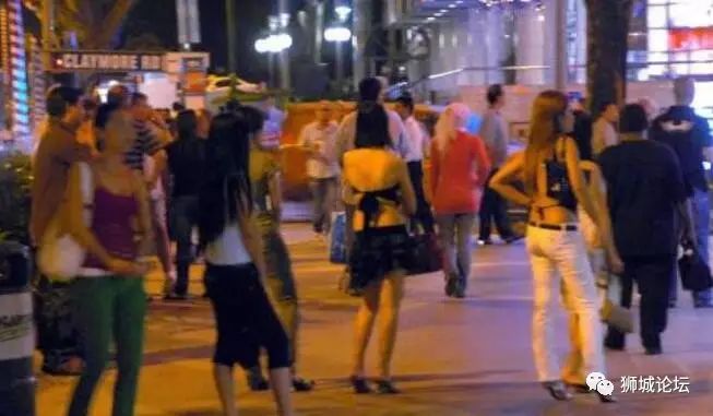 视频|除了所谓的“小姐证”，新加坡红灯区还真特专业~