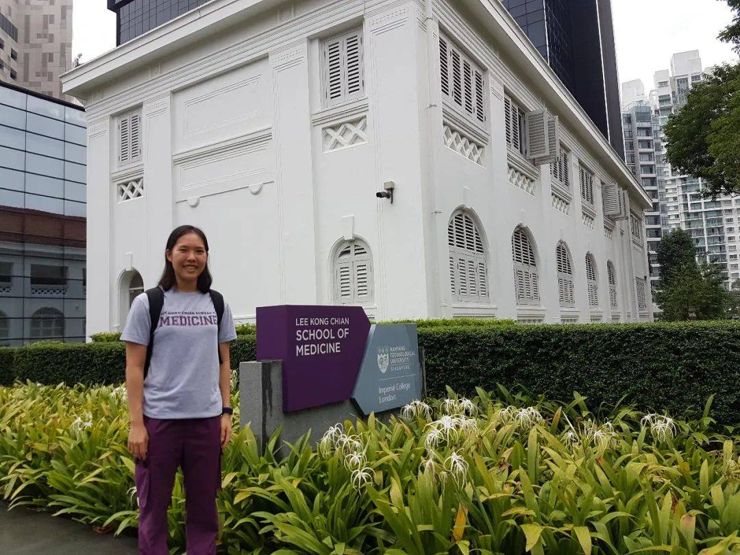 我是南洋理工大学医学院学生,也是新加坡羽毛球国家队一员