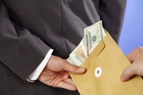 新加坡ICA官員難過“美人關”,接受性賄賂幫中國女子辦准證