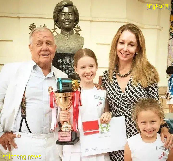 【教育】“人间作精”虞书欣竟是新加坡海归