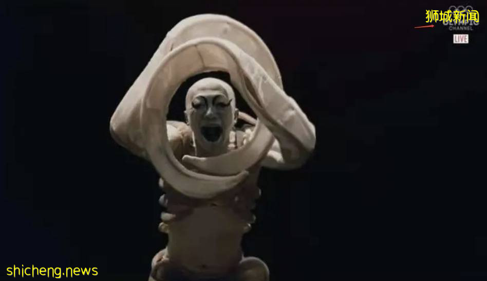 全网群嘲：东京奥运开幕式像阴间！设施简陋、开除导演乱透了！中新选手惊艳出场