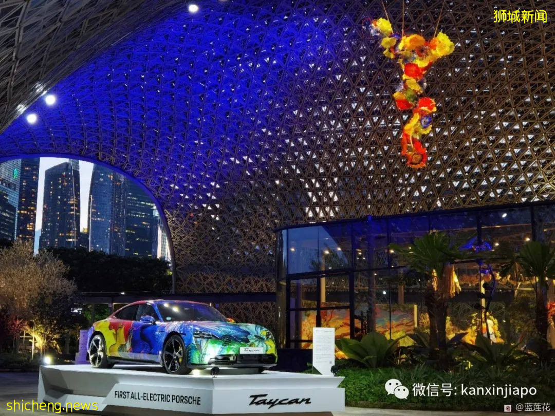 穿越魔幻国度！巨型玻璃艺术品出现在滨海湾